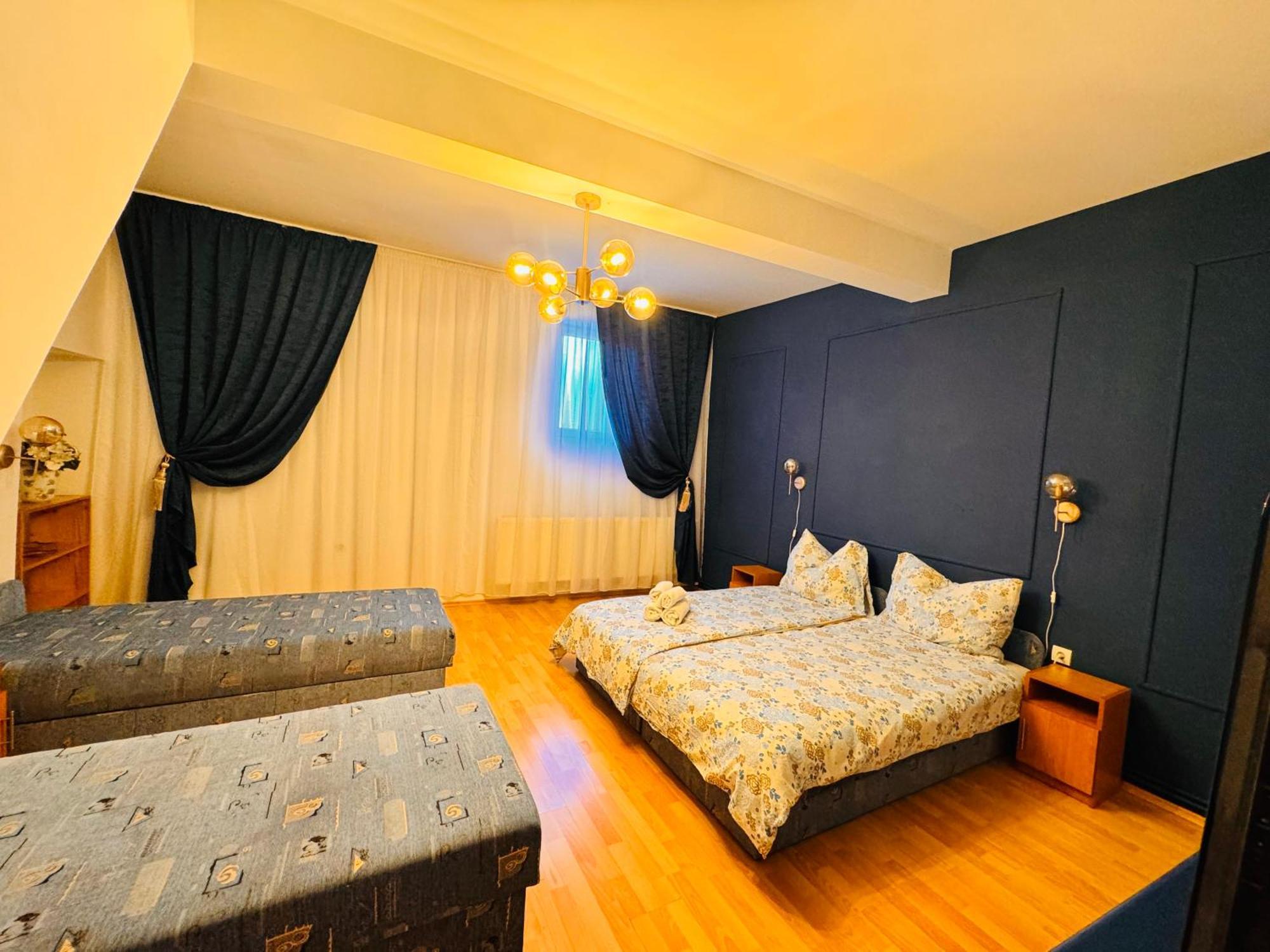 Pensiunea Schwartzy Hotel Mako Ngoại thất bức ảnh