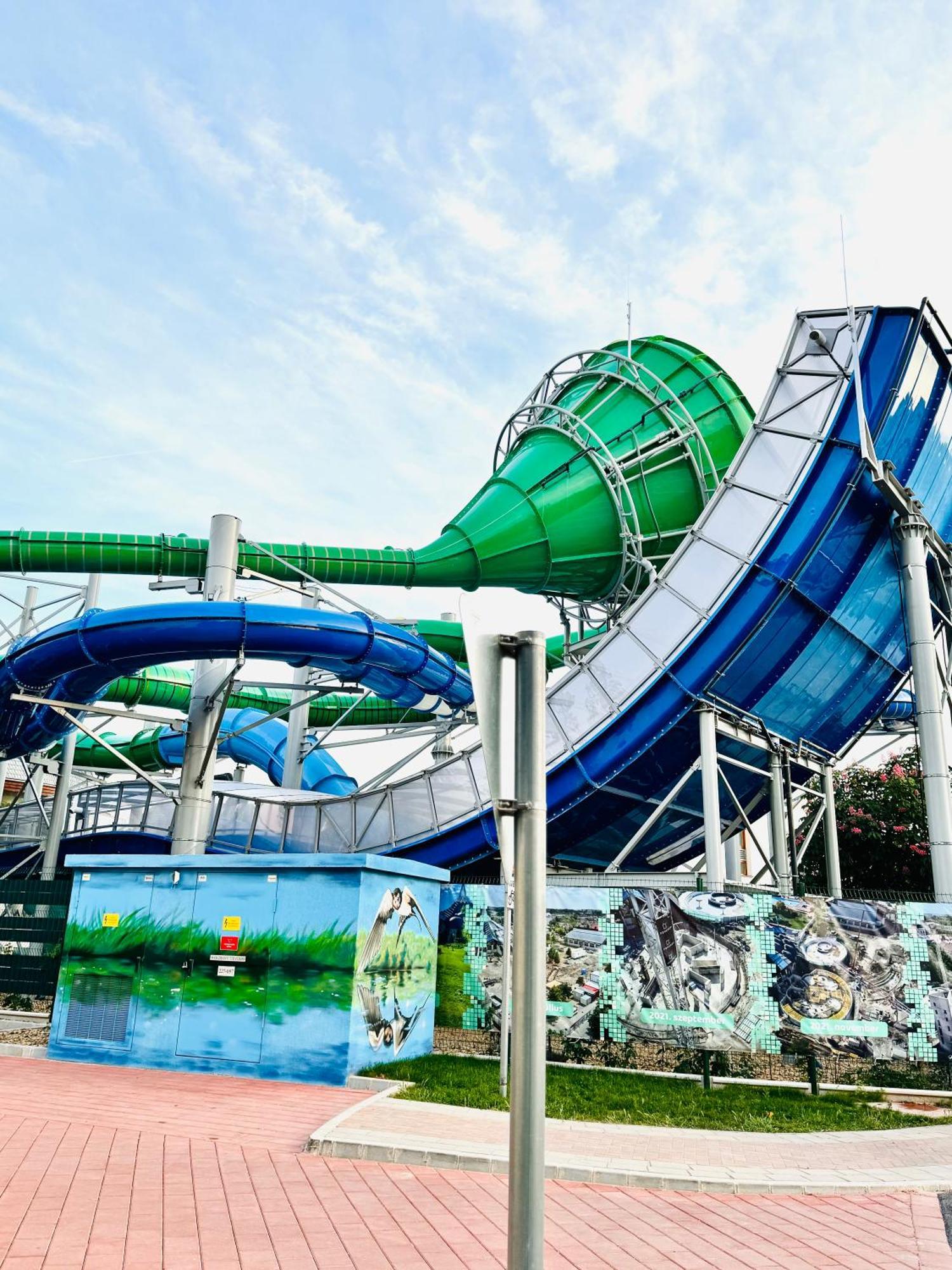 Pensiunea Schwartzy Hotel Mako Ngoại thất bức ảnh