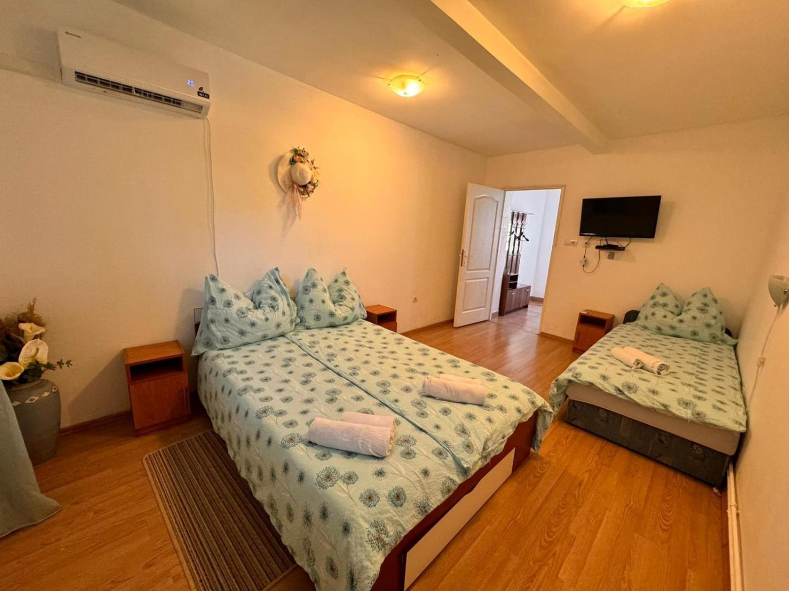Pensiunea Schwartzy Hotel Mako Ngoại thất bức ảnh