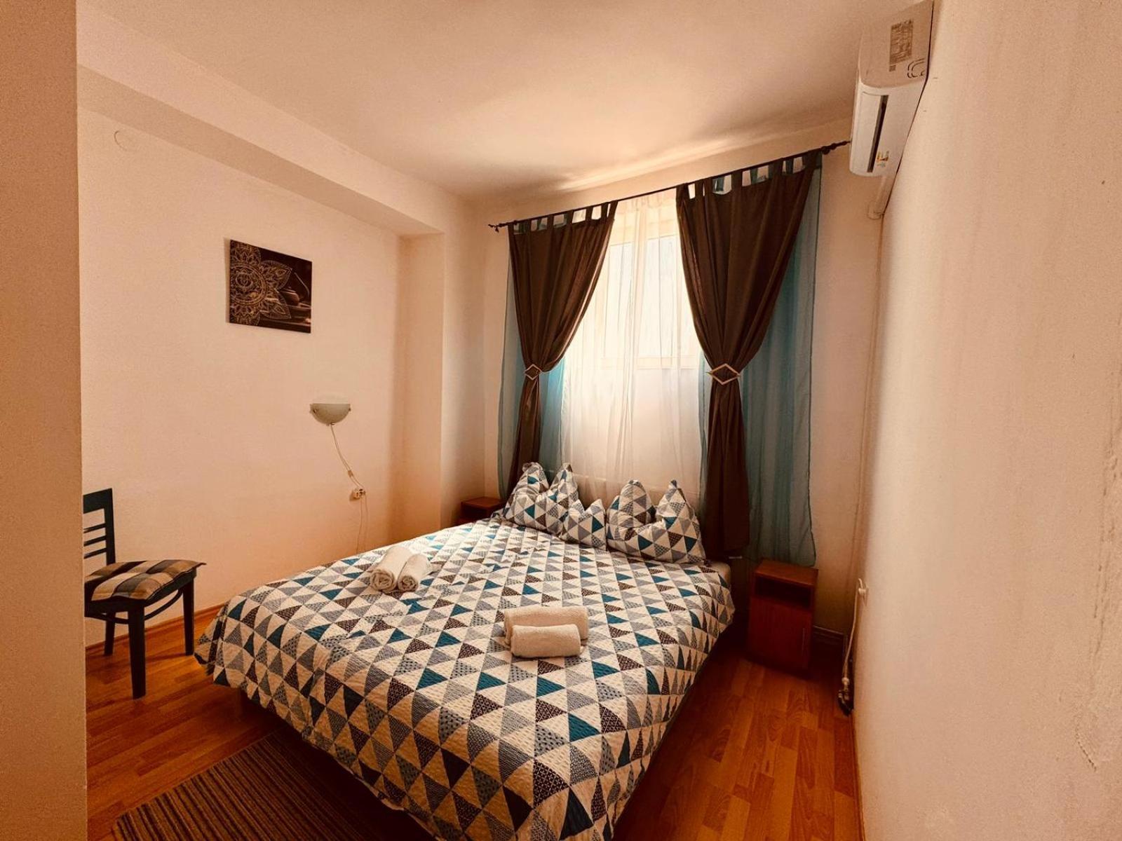 Pensiunea Schwartzy Hotel Mako Ngoại thất bức ảnh